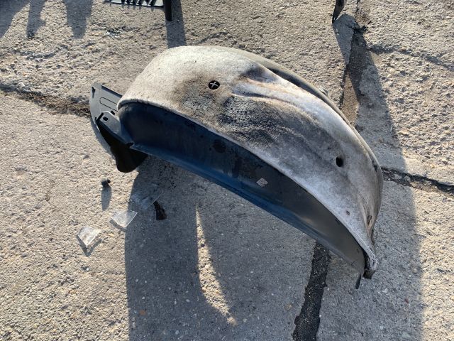 bontott PEUGEOT 407 Jobb hátsó Hátsó Dobbetét (Kerékjárati, Műanyag)