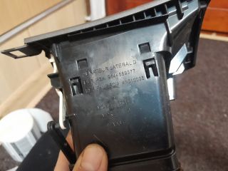 bontott PEUGEOT 407 Jobb Szellőző