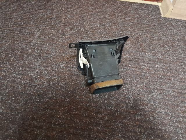 bontott PEUGEOT 407 Jobb Szellőző