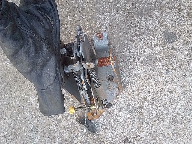 bontott PEUGEOT 407 Kézifék Kar