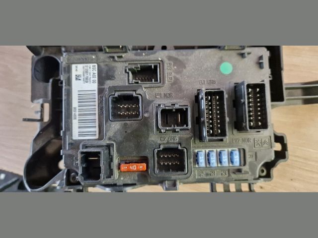 bontott PEUGEOT 407 Komfort Elektronika