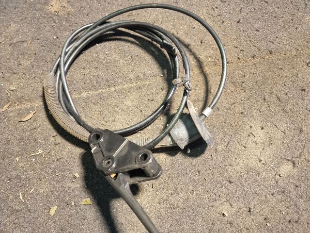 bontott PEUGEOT 407 Motorháztető Nyitó Bowden