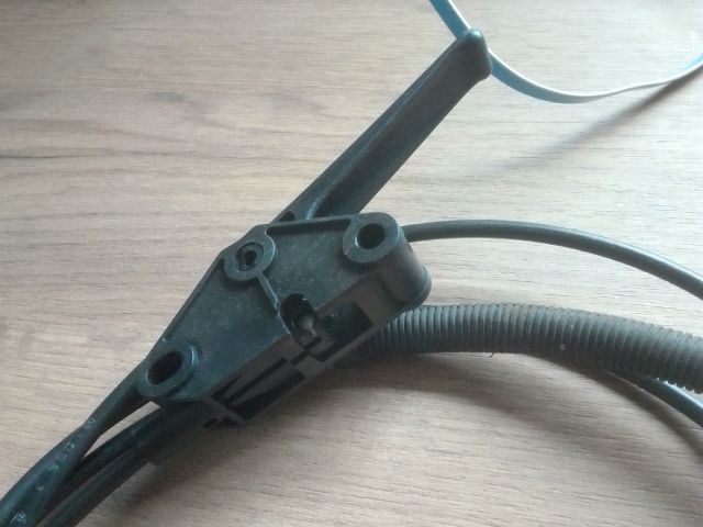 bontott PEUGEOT 407 Motorháztető Nyitó Bowden