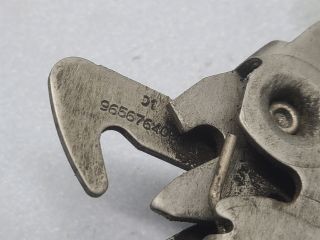 bontott PEUGEOT 407 Motorháztető Nyitó Kar / Gomb