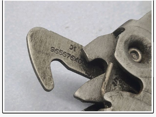 bontott PEUGEOT 407 Motorháztető Zárszerkezet