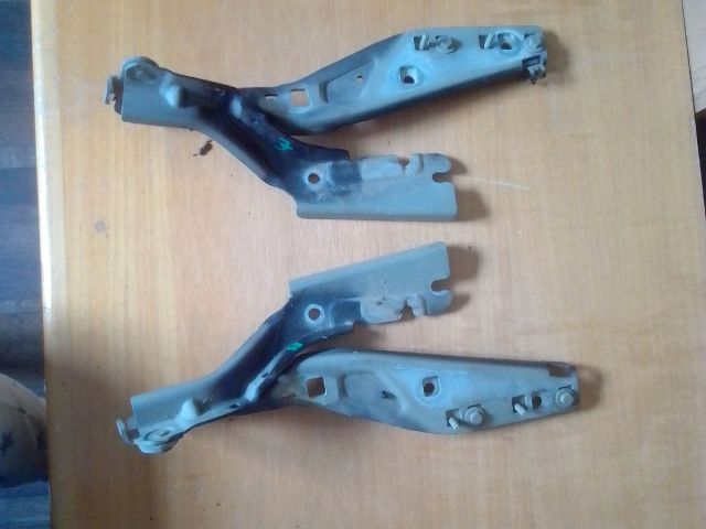 bontott PEUGEOT 407 Motorháztető Zsanér Pár