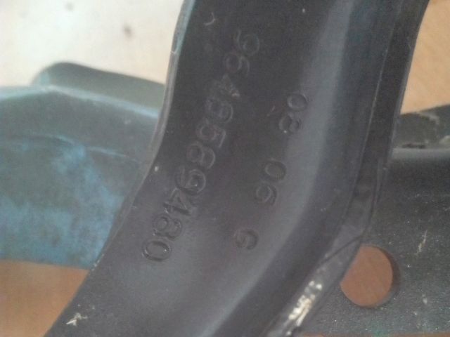 bontott PEUGEOT 407 Motorháztető Zsanér Pár