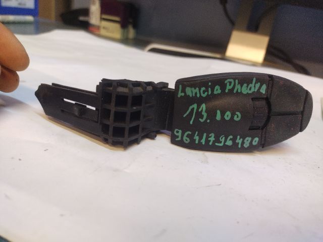 bontott PEUGEOT 407 Multimédia Vezérlő