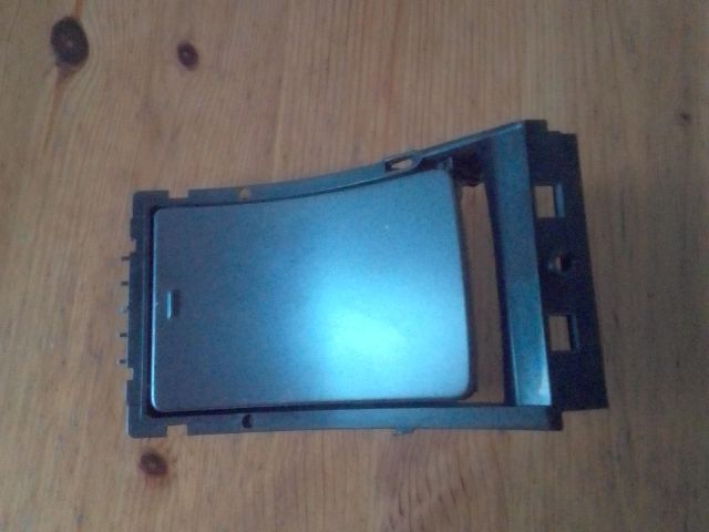 bontott PEUGEOT 407 Pohártartó