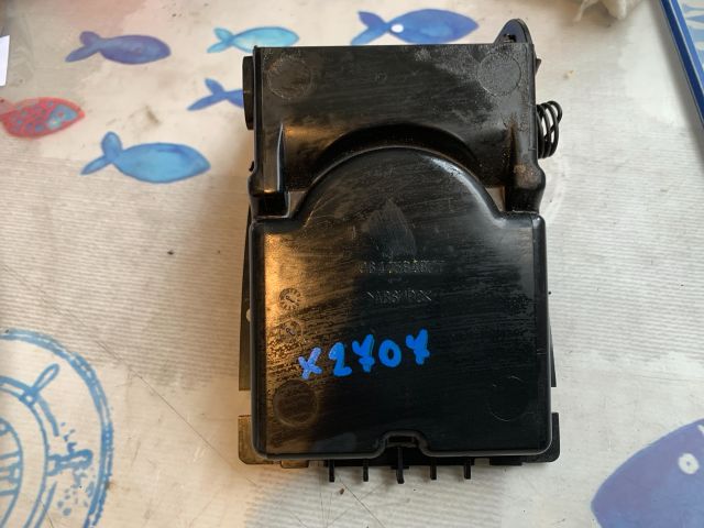 bontott PEUGEOT 407 Pohártartó