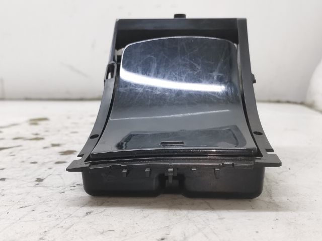 bontott PEUGEOT 407 Pohártartó