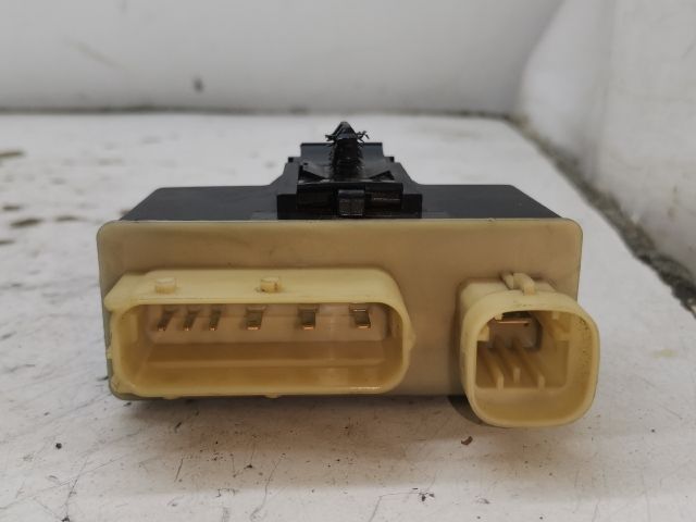 bontott PEUGEOT 407 Relé