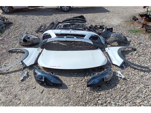 bontott PEUGEOT 5008 Bal hátsó Csonkállvány