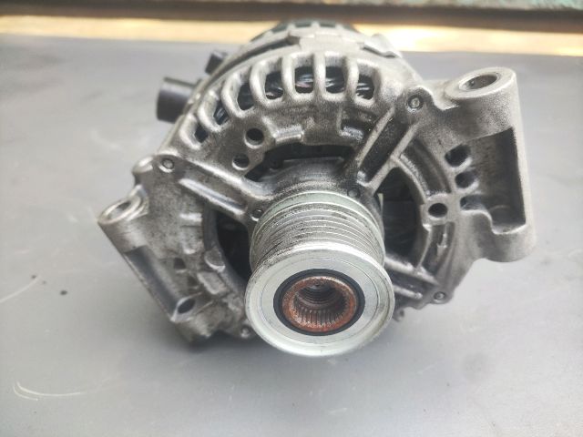 bontott PEUGEOT 5008 Generátor