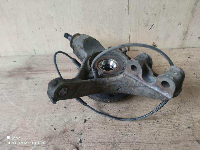 bontott PEUGEOT 5008 Jobb első Csonkállvány Kerékaggyal