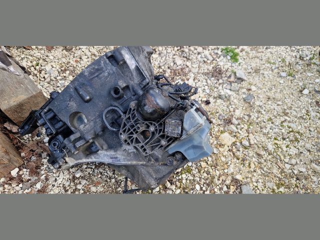 bontott PEUGEOT 5008 Automata Váltó