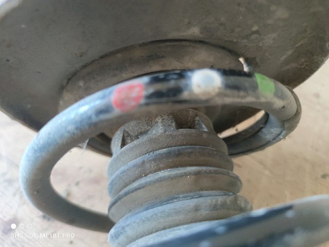 bontott PEUGEOT 5008 Bal első Gólyaláb (Lengécsillapító, Rugó)