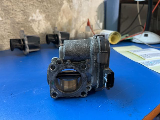 bontott PEUGEOT 5008 Fojtószelep (Elektromos)