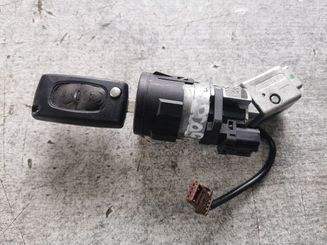 bontott PEUGEOT 5008 Gyújtáskapcsoló Házzal