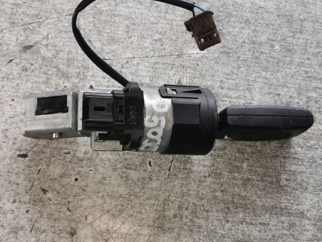 bontott PEUGEOT 5008 Gyújtáskapcsoló Házzal