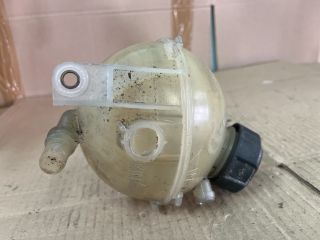 bontott PEUGEOT 5008 Kiegyenlítő Tartály