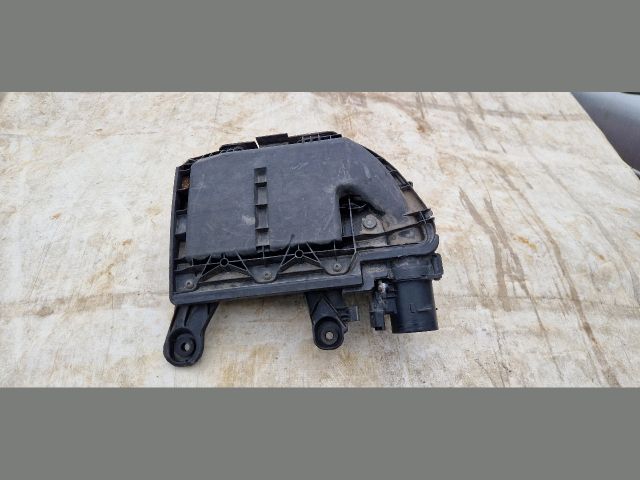 bontott PEUGEOT 5008 Légszűrő Ház