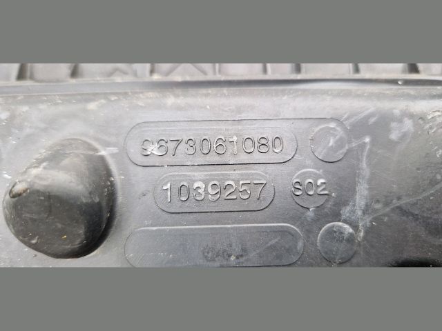 bontott PEUGEOT 5008 Légszűrő Ház