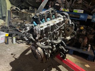 bontott PEUGEOT 5008 Motor (Fűzött blokk hengerfejjel)