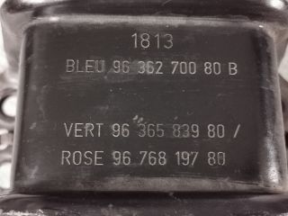 bontott PEUGEOT 5008 Motor Tartó Bak Jobb