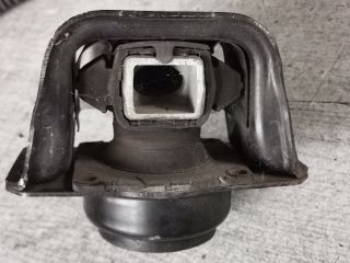 bontott PEUGEOT 5008 Motor Tartó Bak Jobb