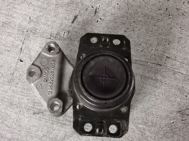 bontott PEUGEOT 5008 Motor Tartó Bak Jobb