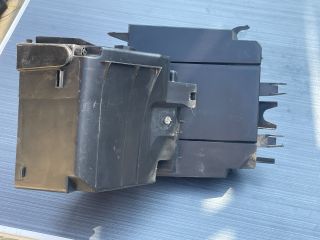 bontott PEUGEOT 5008 Motorvezérlő Doboz (Műanyag)