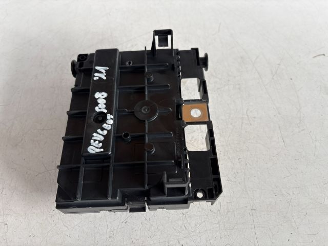 bontott PEUGEOT 5008 Biztosítéktábla Motortér