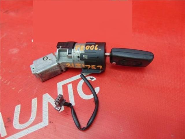 bontott PEUGEOT 5008 Gyújtáskapcsoló