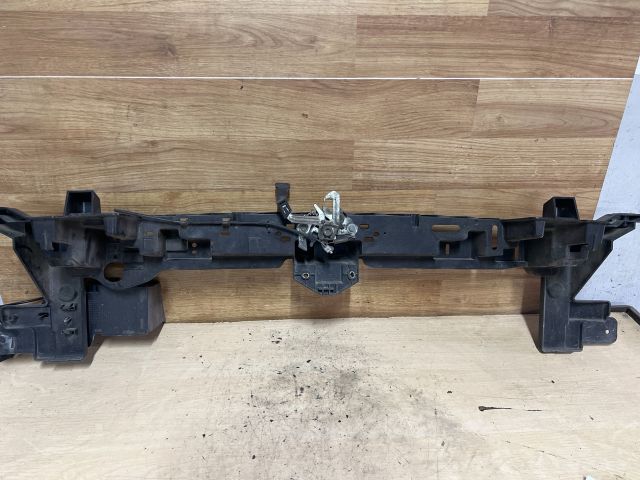 bontott PEUGEOT 5008 Komplett Homlokfal (Részeivel)