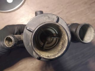 bontott PEUGEOT 5008 Termosztátház