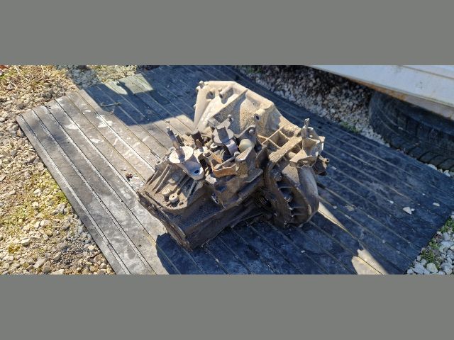 bontott PEUGEOT 5008 Váltó (Mechanikus)