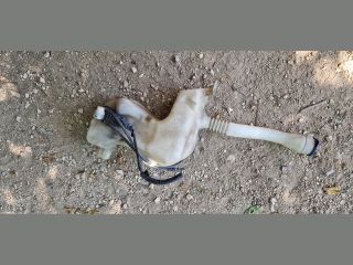 bontott PEUGEOT 5008 Ablakmosó Tartály