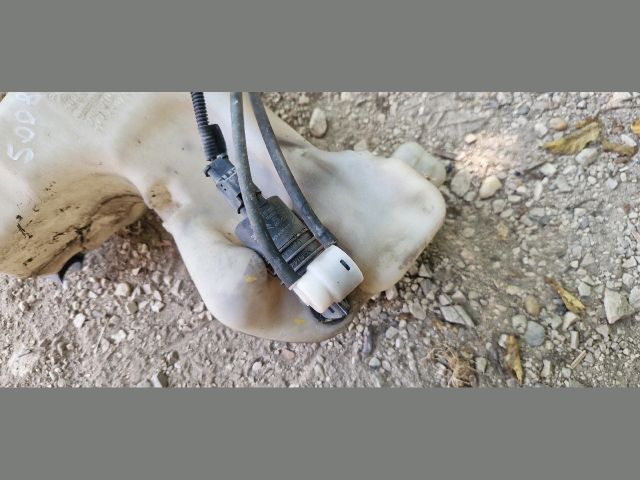 bontott PEUGEOT 5008 Ablakmosó Tartály