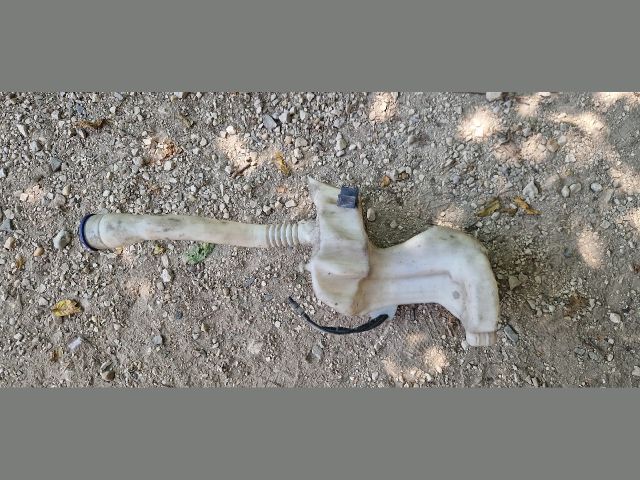 bontott PEUGEOT 5008 Ablakmosó Tartály