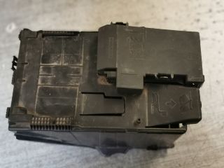 bontott PEUGEOT 5008 Akkumulátor Tartó