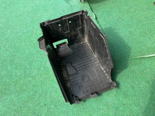 bontott PEUGEOT 5008 Akkumulátor Tartó