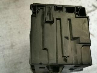 bontott PEUGEOT 5008 Akkumulátor Tartó