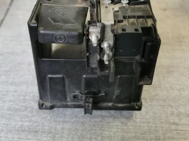 bontott PEUGEOT 5008 Akkumulátor Tartó