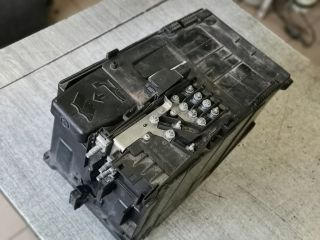 bontott PEUGEOT 5008 Akkumulátor Tartó