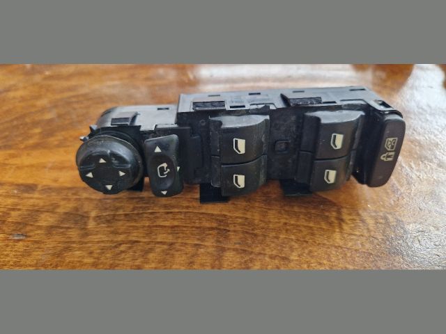 bontott PEUGEOT 5008 Bal első Ablakemelő Kapcsoló