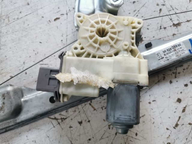 bontott PEUGEOT 5008 Bal első Ablakemelő Szerkezet (Elektromos)