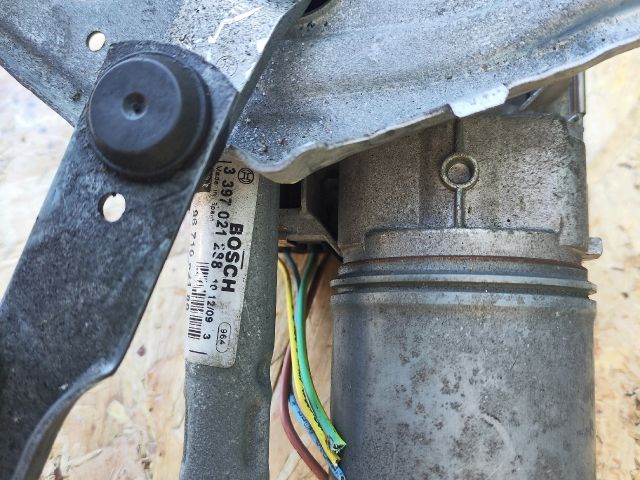 bontott PEUGEOT 5008 Bal első Ablaktörlő Motor