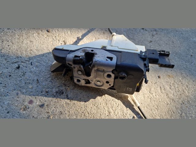 bontott PEUGEOT 5008 Bal első Ajtózár