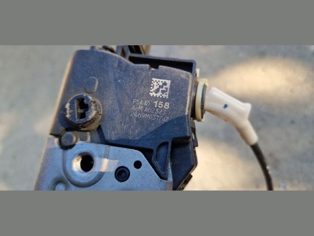 bontott PEUGEOT 5008 Bal első Ajtózár